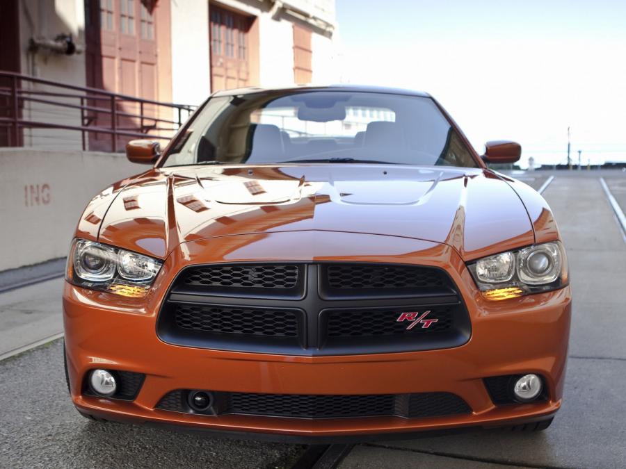  Dodge Charger R/T 2011 года  (фото 7 из 14)